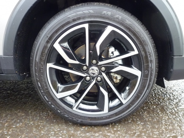 Exclusive 1.5 VTi-TECH