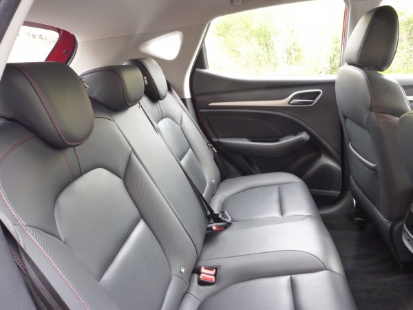 Exclusive 1.0 T-GDi auto