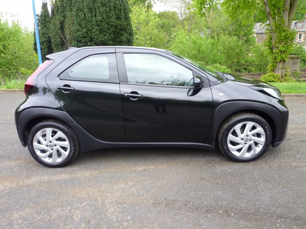 Pure 1.0 VVT-i automatic