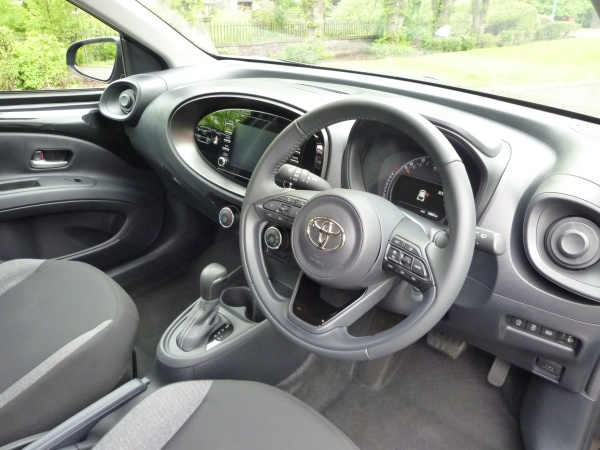 Pure 1.0 VVT-i automatic