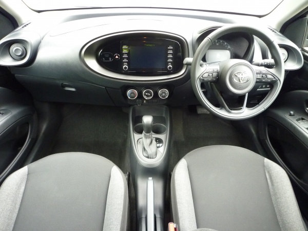Pure 1.0 VVT-i automatic