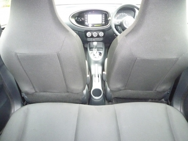 Pure 1.0 VVT-i automatic