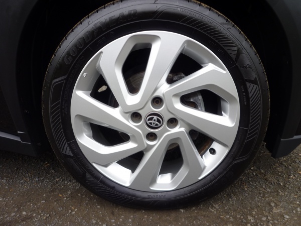 Pure 1.0 VVT-i automatic