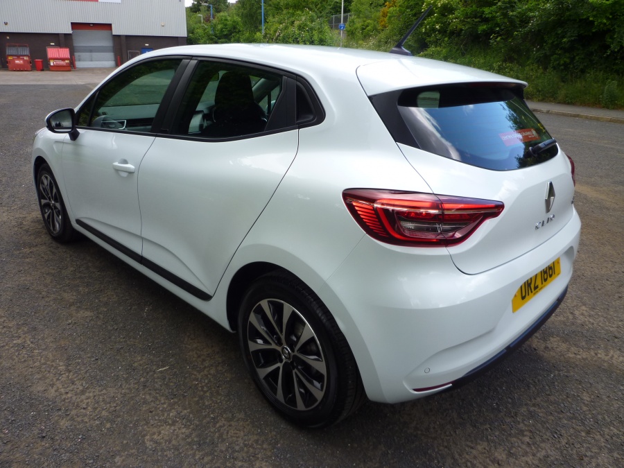 140 Iconic 1.6 E-Tech Hybrid