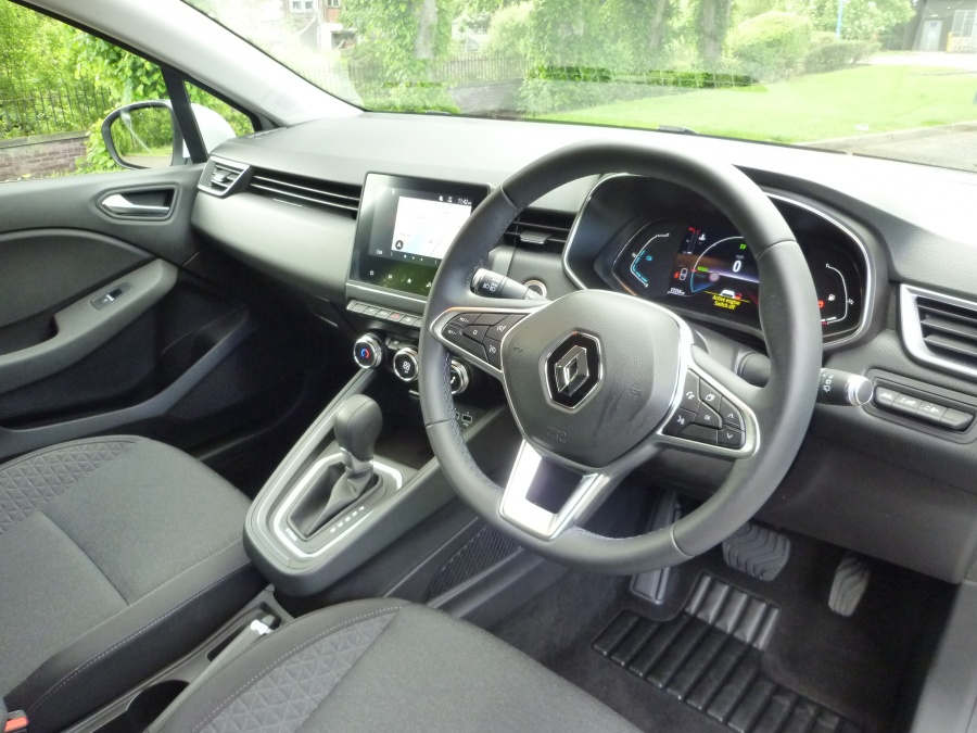 140 Iconic 1.6 E-Tech Hybrid