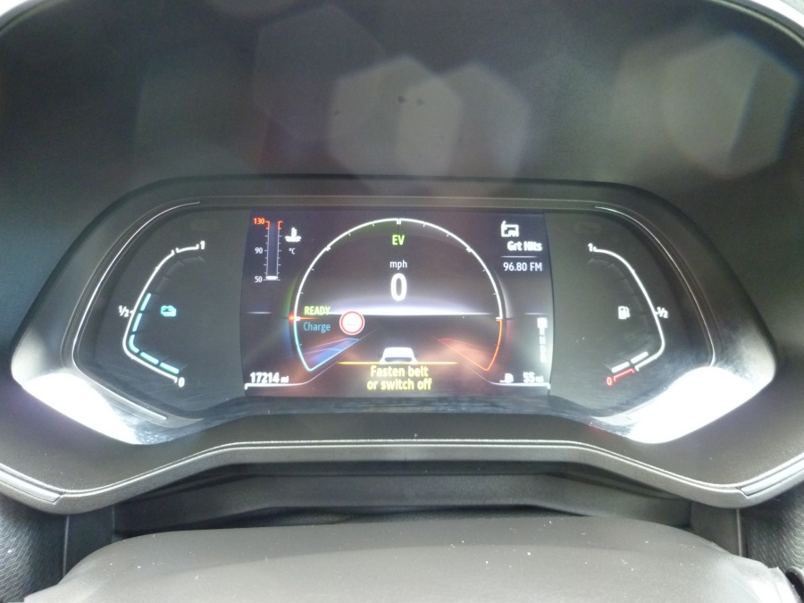 140 Iconic 1.6 E-Tech Hybrid