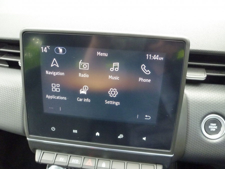140 Iconic 1.6 E-Tech Hybrid