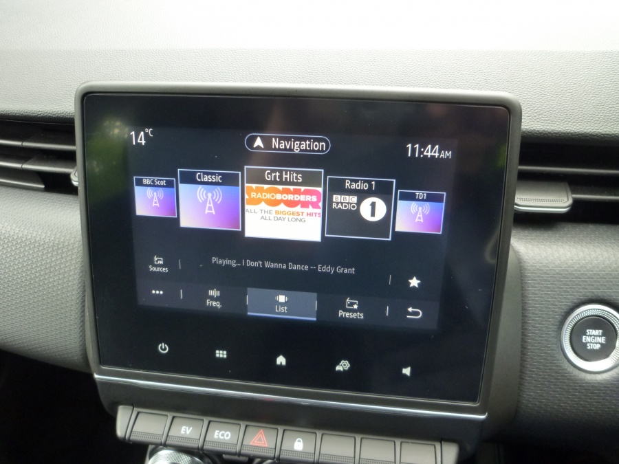 140 Iconic 1.6 E-Tech Hybrid