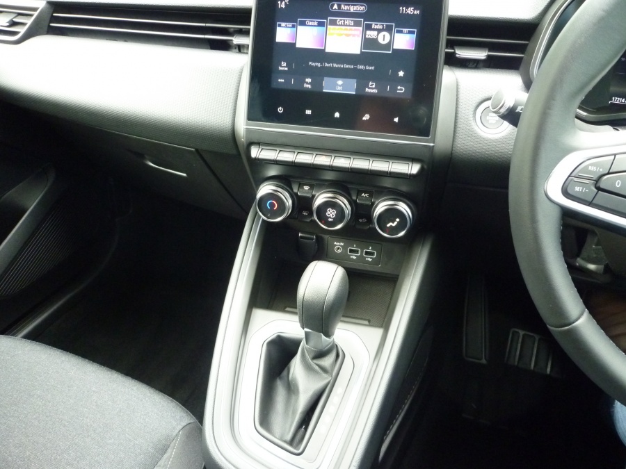 140 Iconic 1.6 E-Tech Hybrid