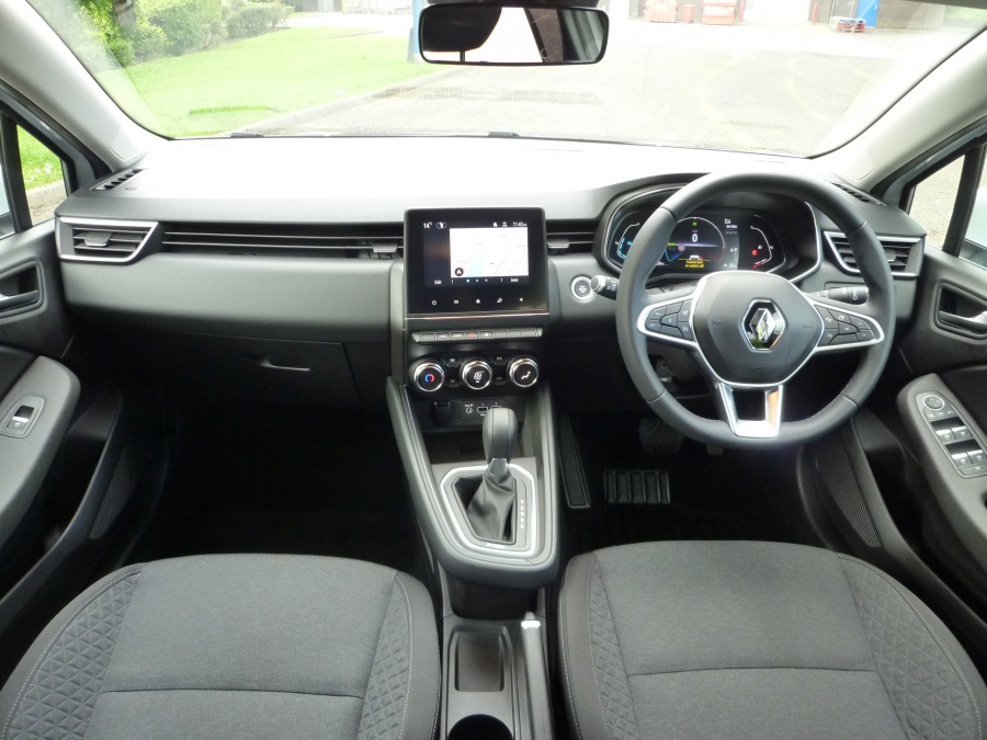 140 Iconic 1.6 E-Tech Hybrid