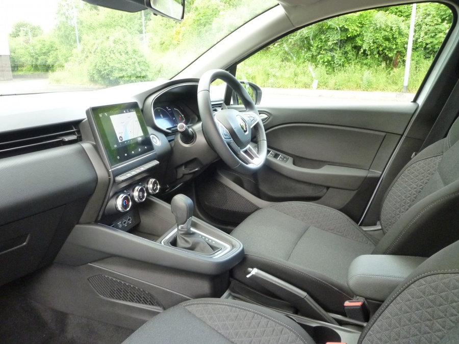 140 Iconic 1.6 E-Tech Hybrid