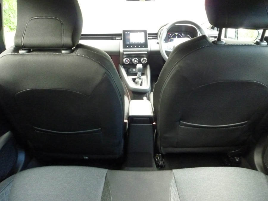 140 Iconic 1.6 E-Tech Hybrid