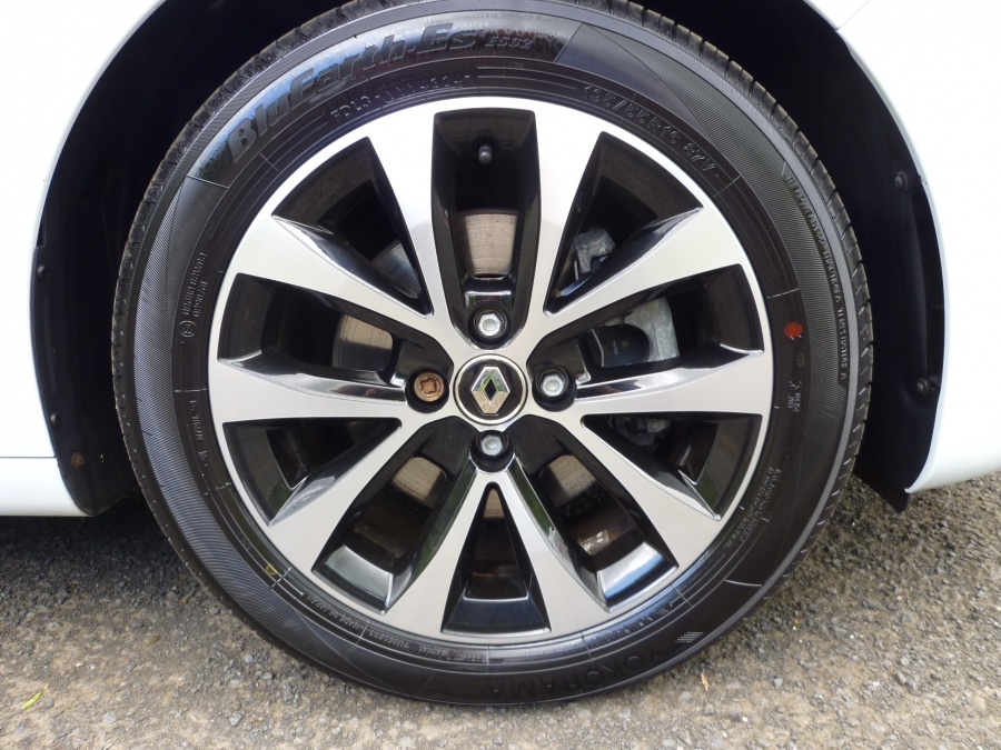 140 Iconic 1.6 E-Tech Hybrid