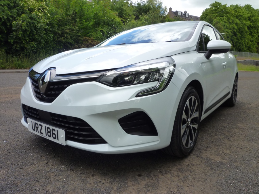 140 Iconic 1.6 E-Tech Hybrid
