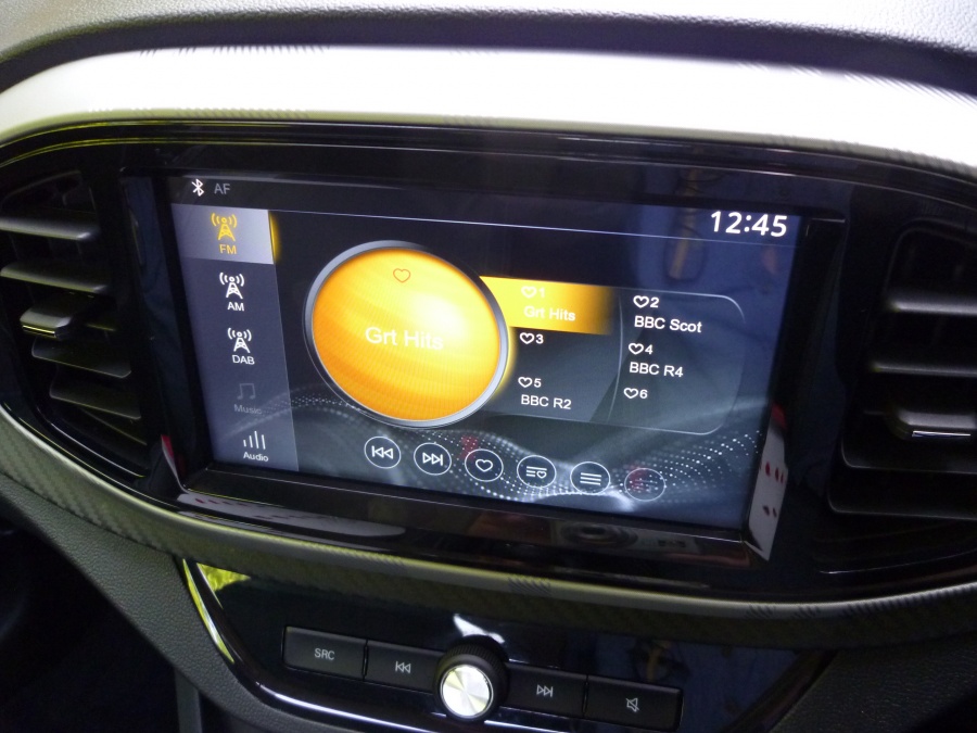 Exclusive Nav 1.5 VTi-TECH