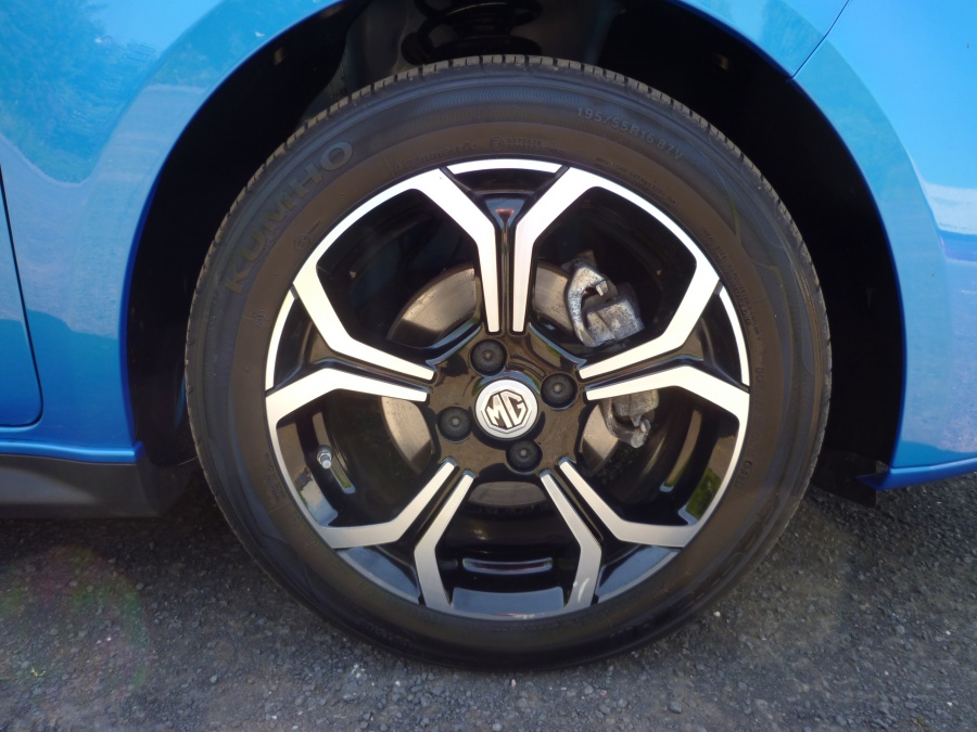 Exclusive Nav 1.5 VTi-TECH
