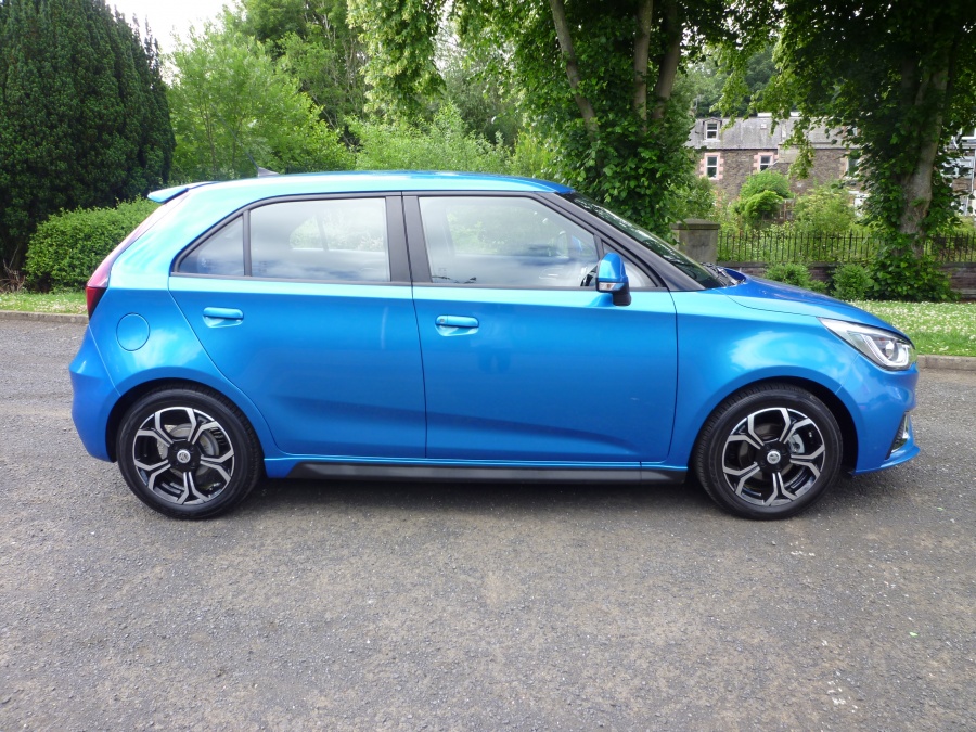 Exclusive Nav 1.5 VTi-TECH