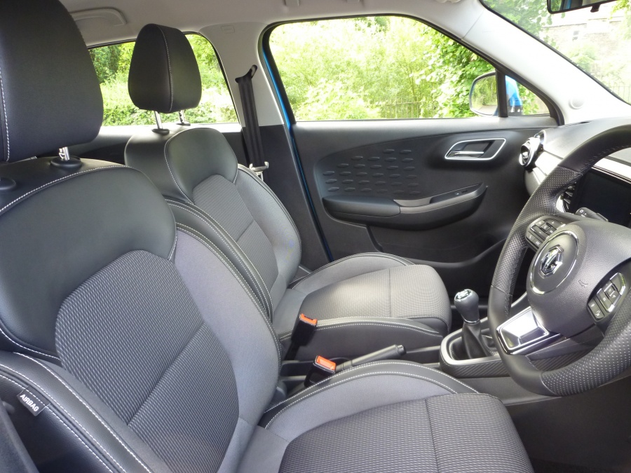 Exclusive Nav 1.5 VTi-TECH