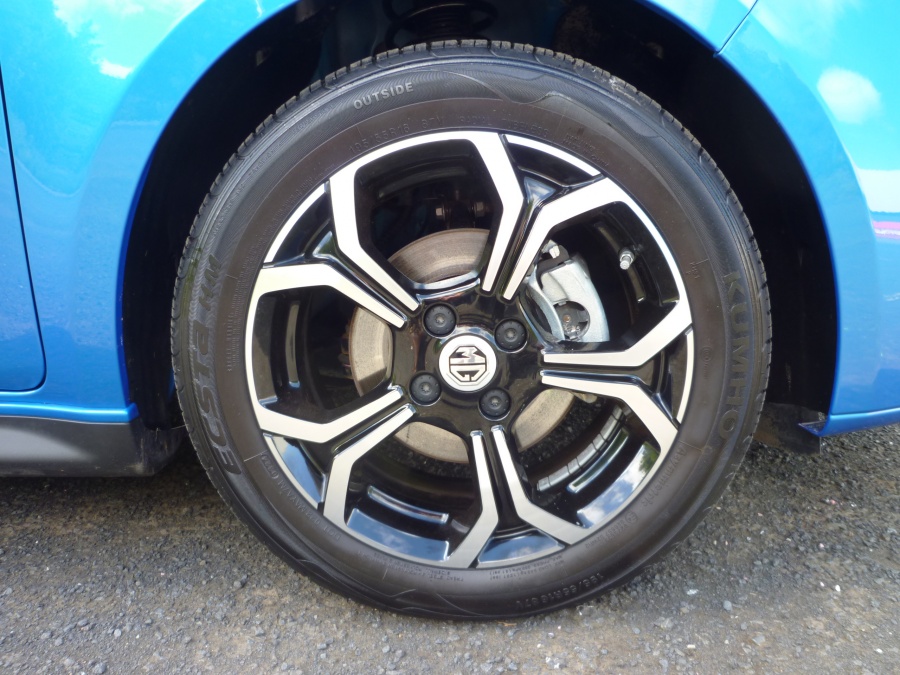 Exclusive Nav 1.5 VTi-TECH