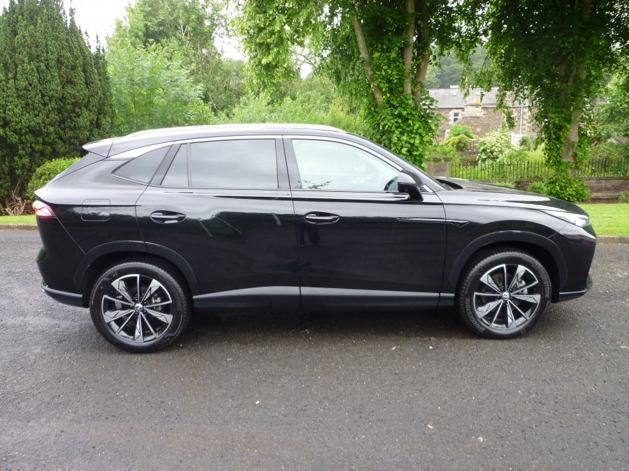 Trophy 1.5 T 24.7 kWh automatic