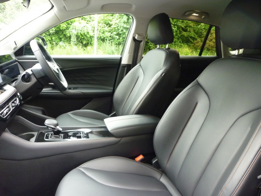 Trophy 1.5 T 24.7 kWh automatic