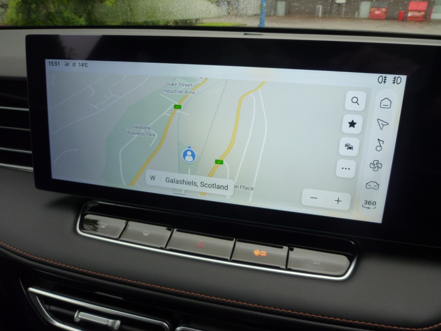 Trophy 1.5 T 24.7 kWh automatic
