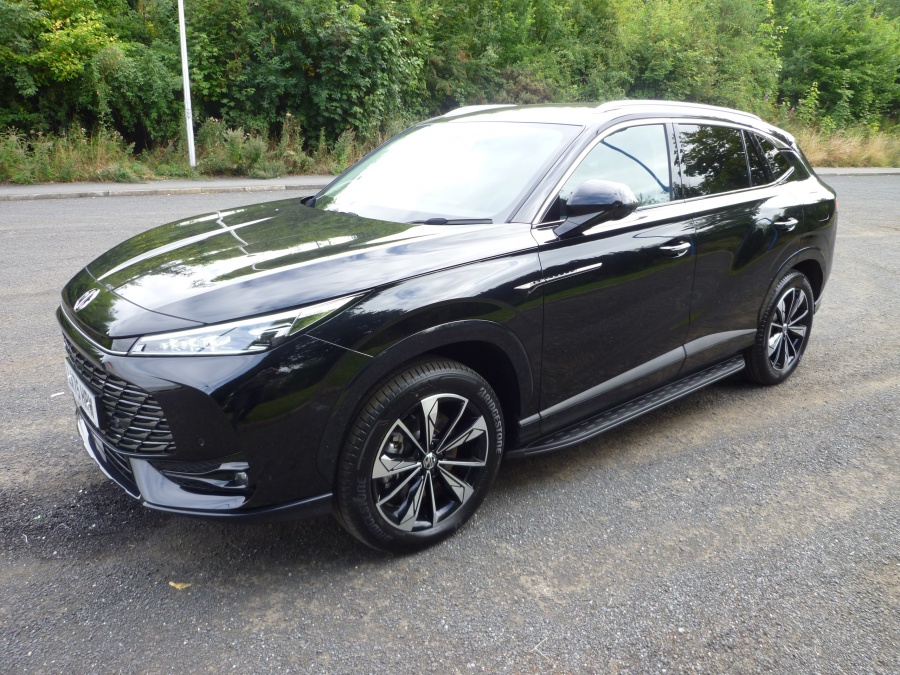 Trophy 1.5 T 24.7 kWh automatic