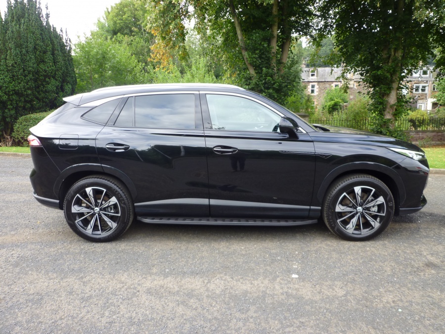 Trophy 1.5 T 24.7 kWh automatic