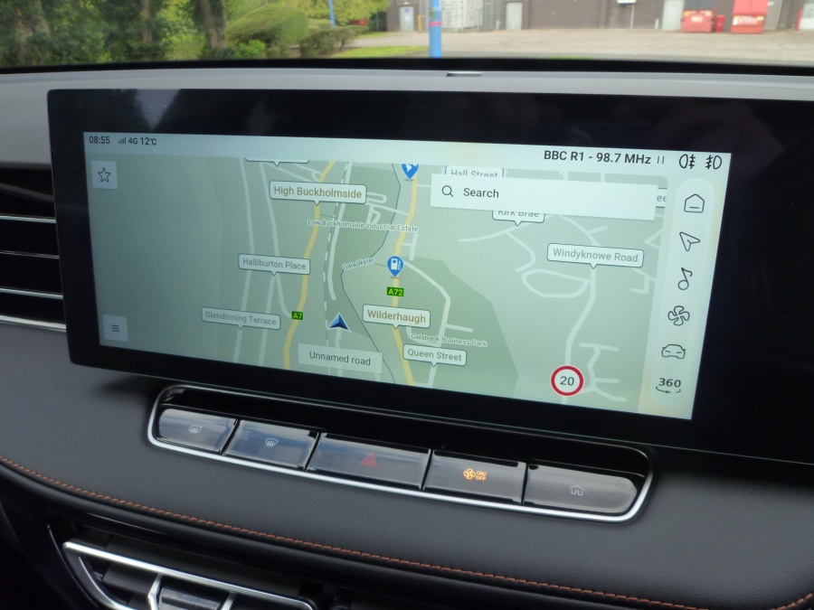 Trophy 1.5 T 24.7 kWh automatic