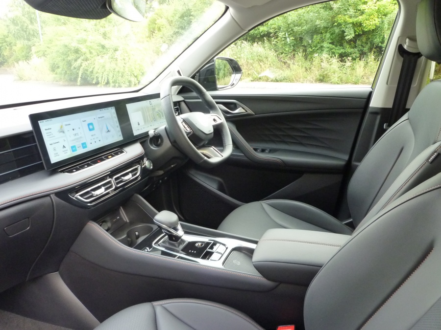 Trophy 1.5 T 24.7 kWh automatic