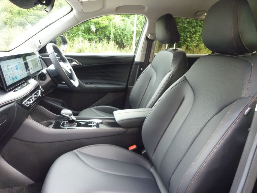 Trophy 1.5 T 24.7 kWh automatic