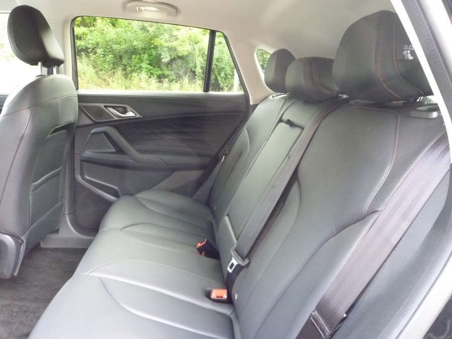 Trophy 1.5 T 24.7 kWh automatic