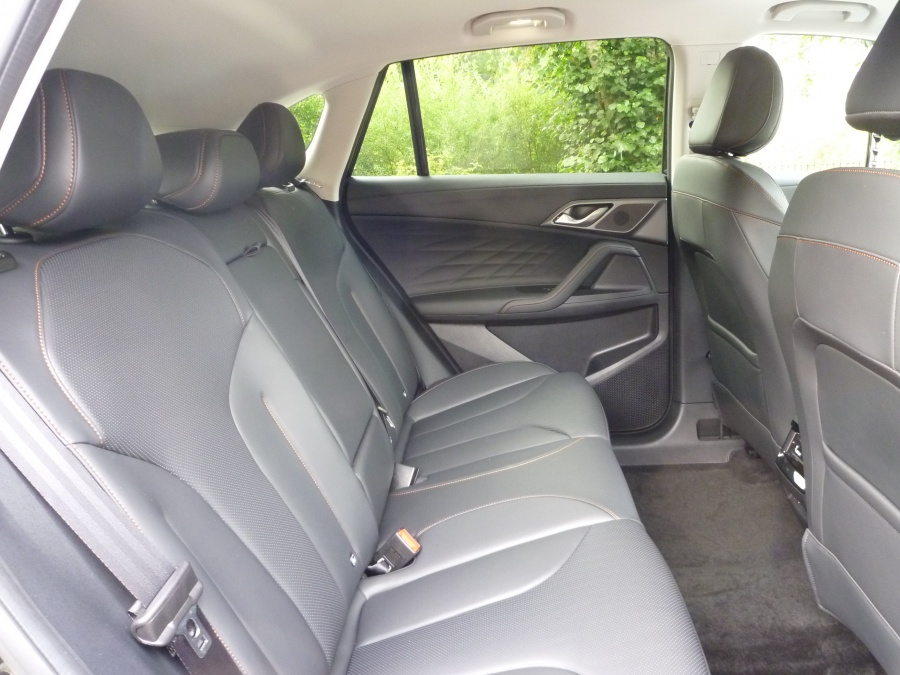 Trophy 1.5 T 24.7 kWh automatic