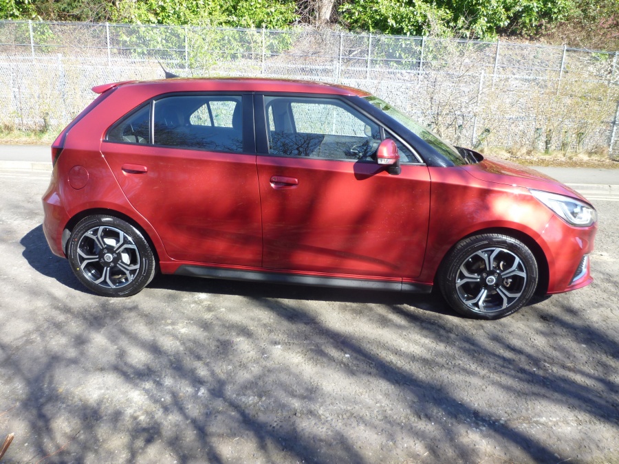 Exclusive Nav 1.5 VTi-TECH