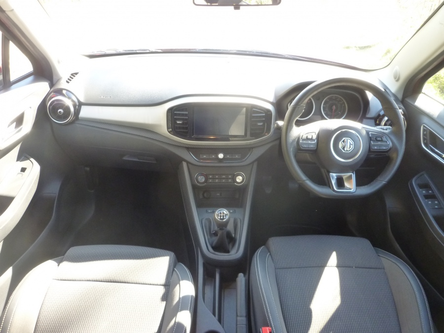 Exclusive Nav 1.5 VTi-TECH