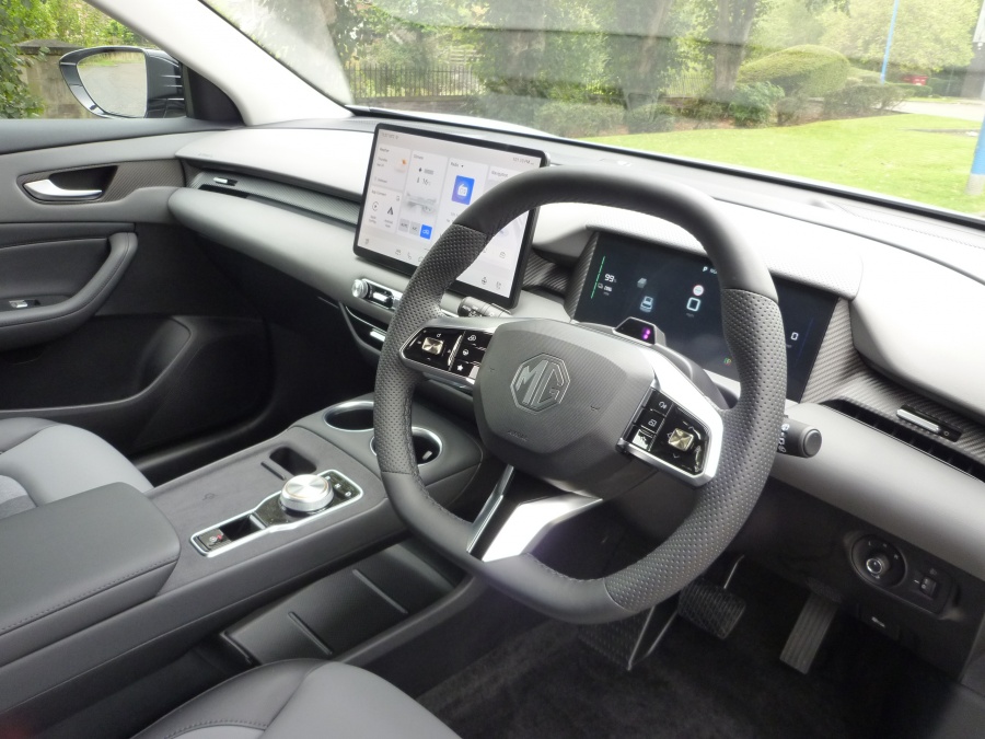 Trophy Long Range 64 kWh