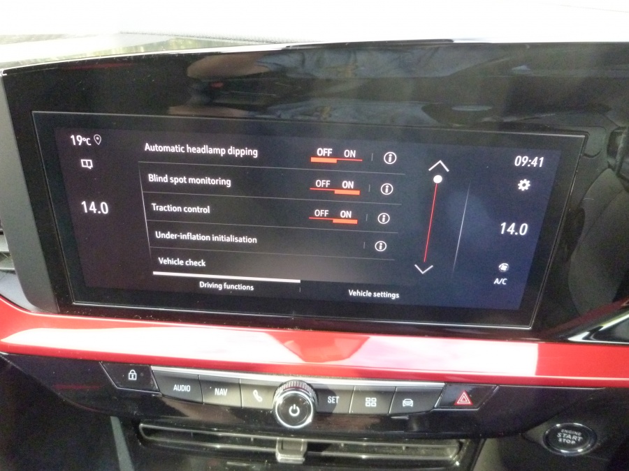 SRi Premium 1.2 Turbo auto