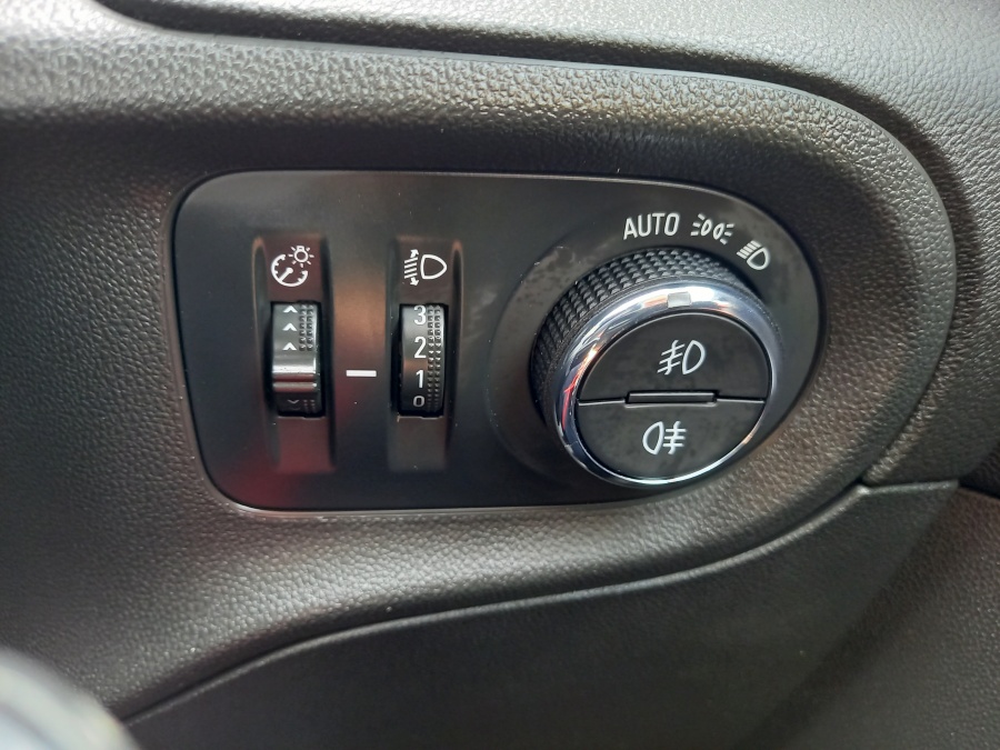 2020 Vauxhall Grandland X thumbnail 19
