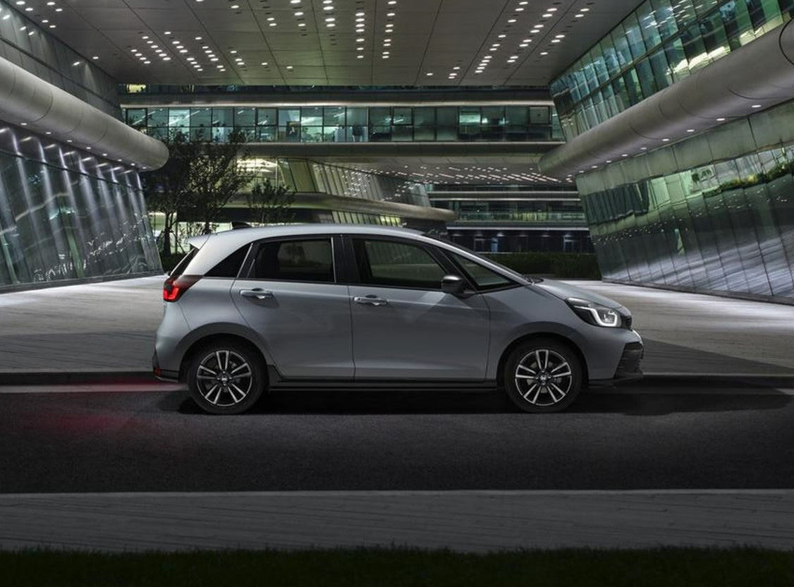 Honda Jazz e:HEV wins ‘Best Used Hybrid’ at the 2024 Carbuyer Best Used Car Awards